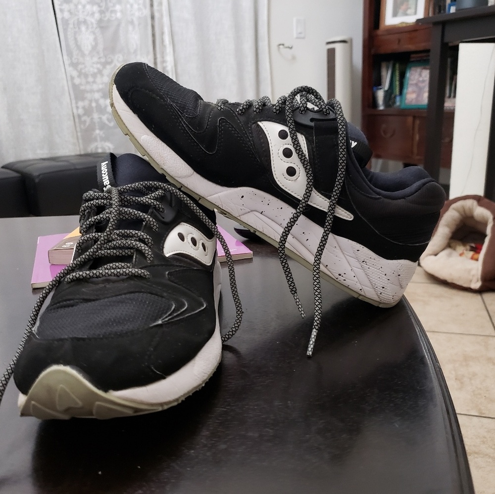 Rare Saucony Grid 9000 men's size 10.5 shoes